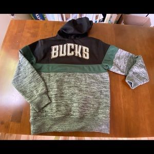Milwaukee Bucks Youth Sweatshirt M (10-12)